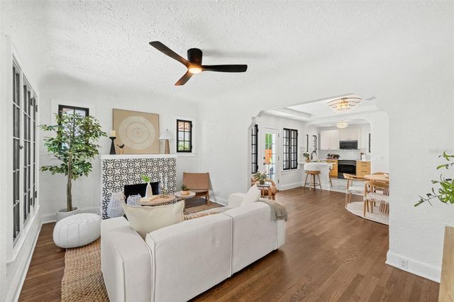 906 STETSON STREET, Orlando, FL 32804