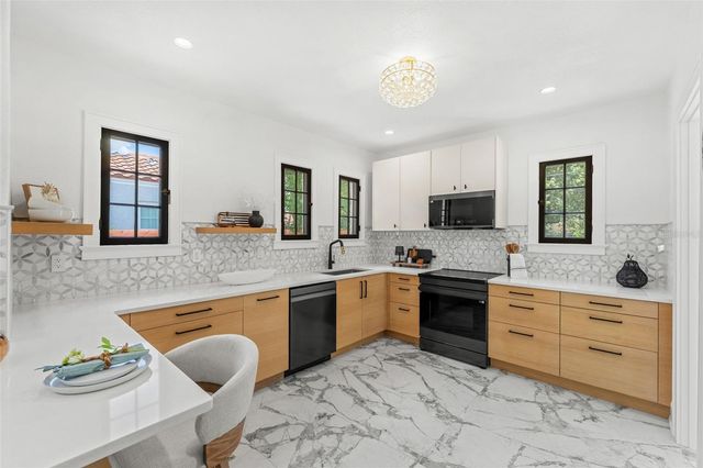 906 STETSON STREET, Orlando, FL 32804