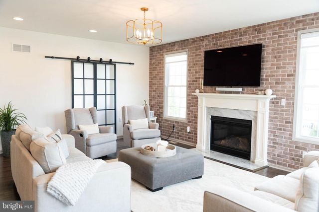 84 APPLEGATE WAY, Chesterfield, NJ 08515