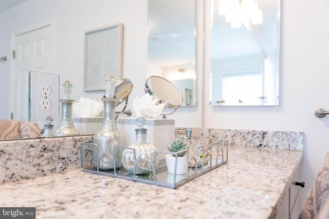 84 APPLEGATE WAY, Chesterfield, NJ 08515