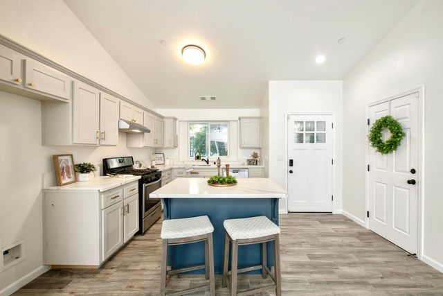 433 S Church Street, Visalia, CA 93277