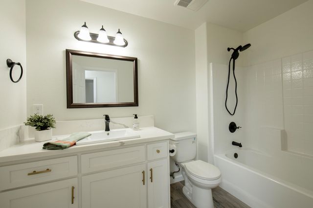 433 S Church Street, Visalia, CA 93277