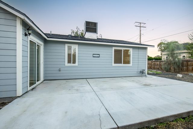 433 S Church Street, Visalia, CA 93277