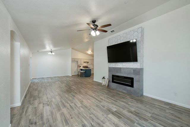 433 S Church Street, Visalia, CA 93277