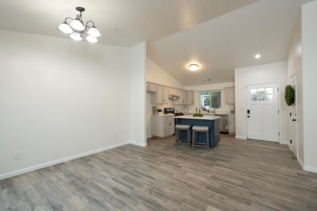 433 S Church Street, Visalia, CA 93277