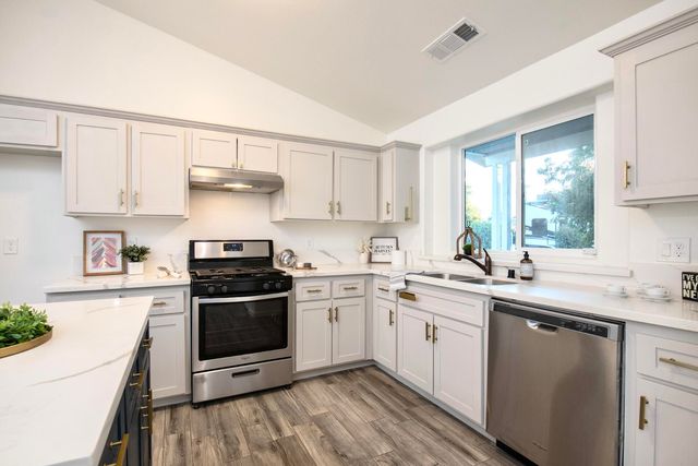 433 S Church Street, Visalia, CA 93277