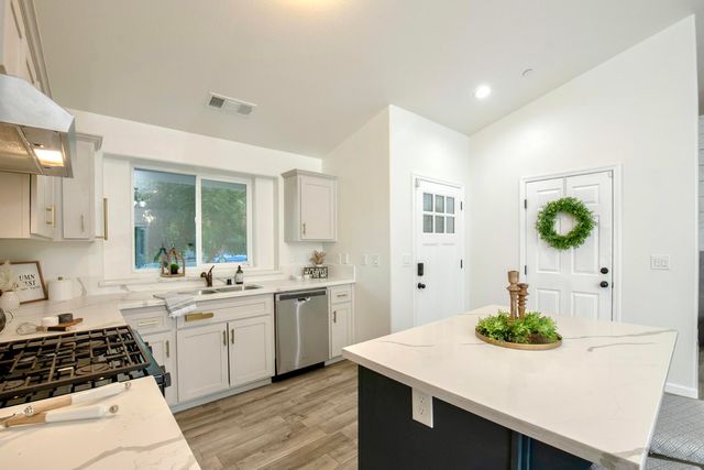 433 S Church Street, Visalia, CA 93277