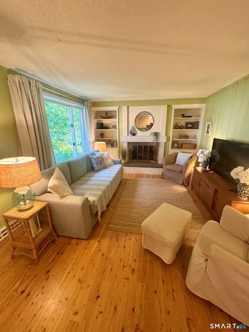 22 Menunketesuck Road, Westbrook, CT 06498