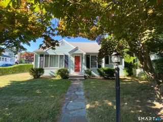 22 Menunketesuck Road, Westbrook, CT 06498