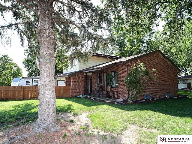 2301 Dodge Street, Lincoln, NE 68521