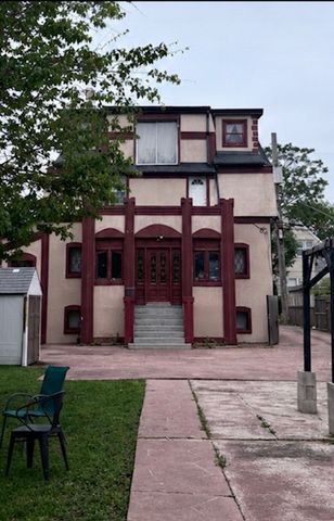 1631 N Monticello Avenue, Chicago, IL 60647