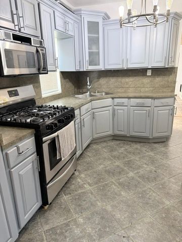 1631 N Monticello Avenue, Chicago, IL 60647
