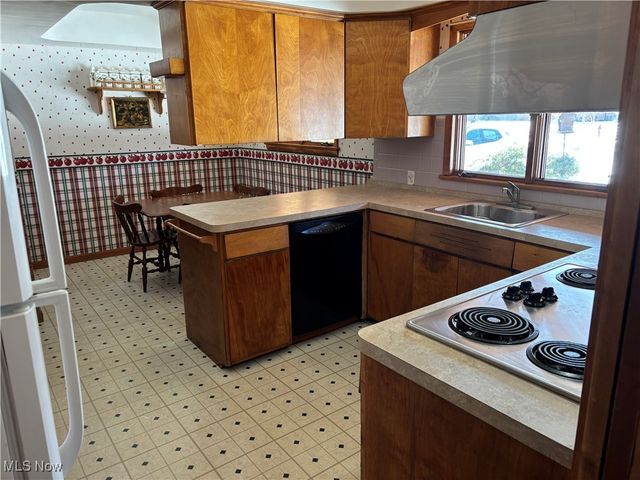 10635 Cardinal Ln, Brecksville, OH 44141