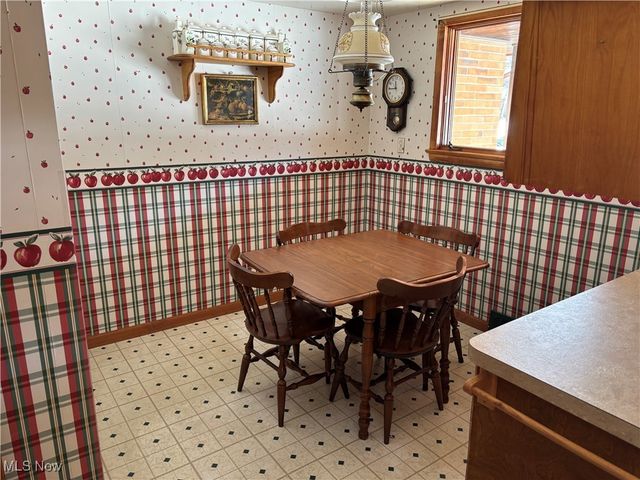 10635 Cardinal Ln, Brecksville, OH 44141