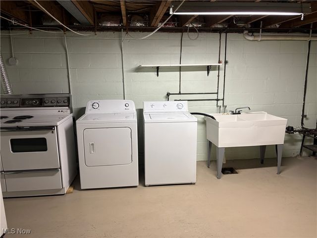 10635 Cardinal Ln, Brecksville, OH 44141