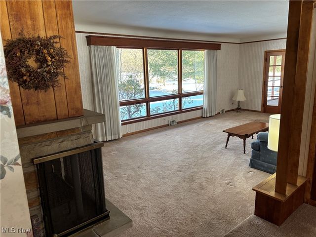 10635 Cardinal Ln, Brecksville, OH 44141