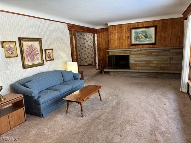 10635 Cardinal Ln, Brecksville, OH 44141