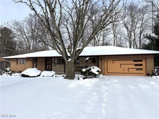 10635 Cardinal Ln, Brecksville, OH 44141