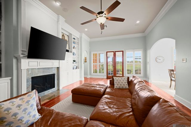 2315 S Turnberry Ave, Zachary, LA 70791