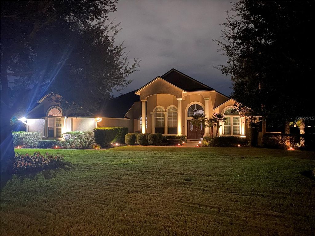 Image 1 of property listing at 11348 WILLOW GARDENS DRIVE, Windermere, FL 34786