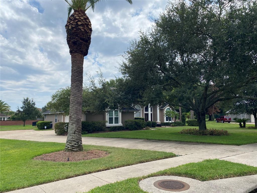 Image 3 of property listing at 11348 WILLOW GARDENS DRIVE, Windermere, FL 34786