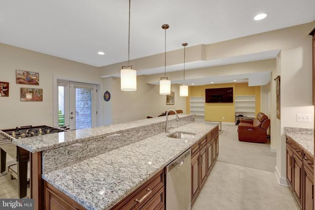 300 JADE CT NW, Vienna, VA 22180
