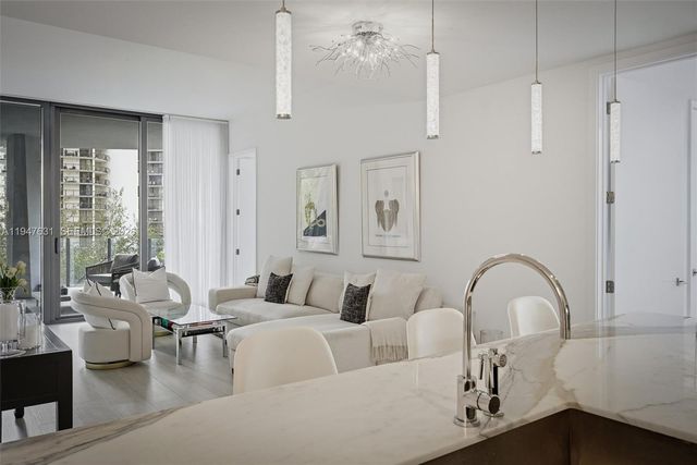 2831 S BAYSHORE DR 501, Miami, FL 33133