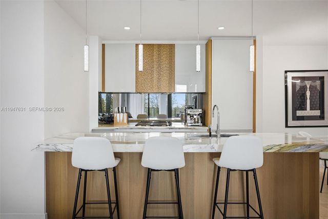 2831 S BAYSHORE DR 501, Miami, FL 33133