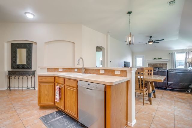 10529 Lipan Trail, Fort Worth, TX 76108