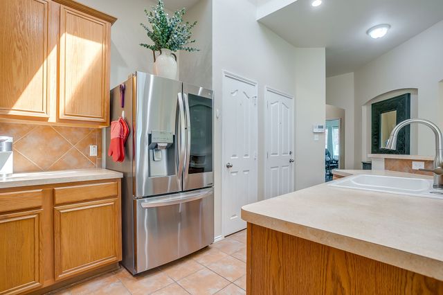 10529 Lipan Trail, Fort Worth, TX 76108