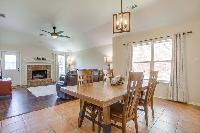 10529 Lipan Trail, Fort Worth, TX 76108