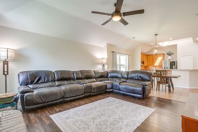 10529 Lipan Trail, Fort Worth, TX 76108