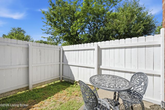 4810 Westport Rd, Louisville, KY 40222