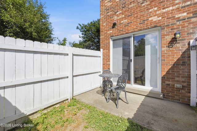 4810 Westport Rd, Louisville, KY 40222