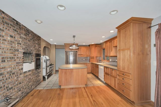 8681 Washington Street, Downers Grove, IL 60516