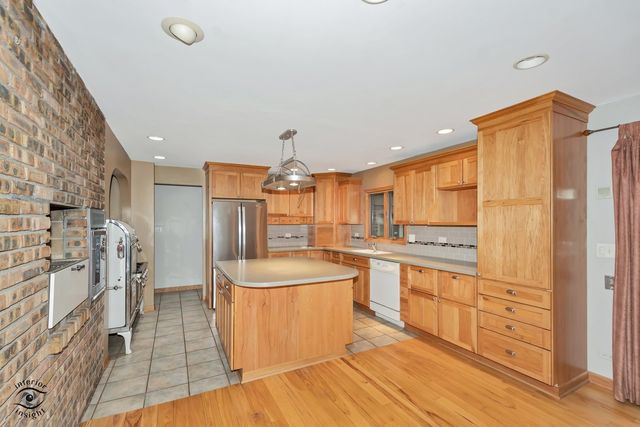 8681 Washington Street, Downers Grove, IL 60516