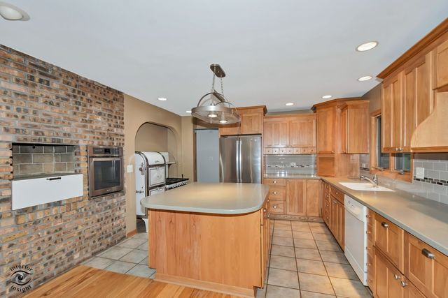 8681 Washington Street, Downers Grove, IL 60516