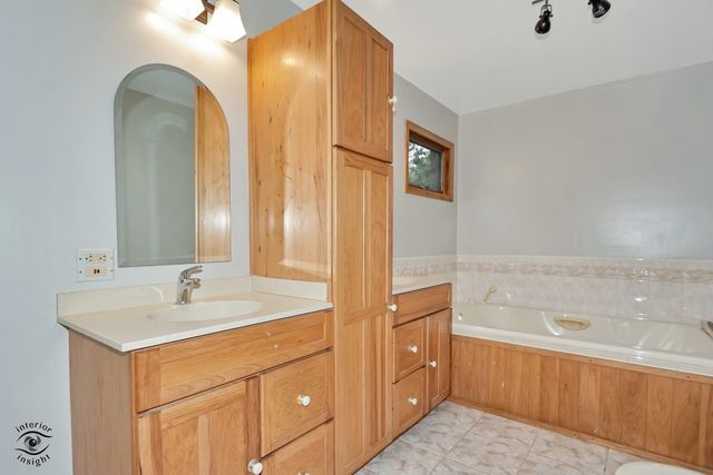 8681 Washington Street, Downers Grove, IL 60516