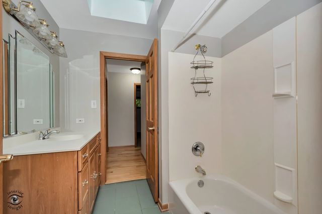 8681 Washington Street, Downers Grove, IL 60516