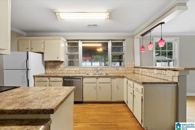 5523 SOUTHFIELD ROAD S, Pinson, AL 35126