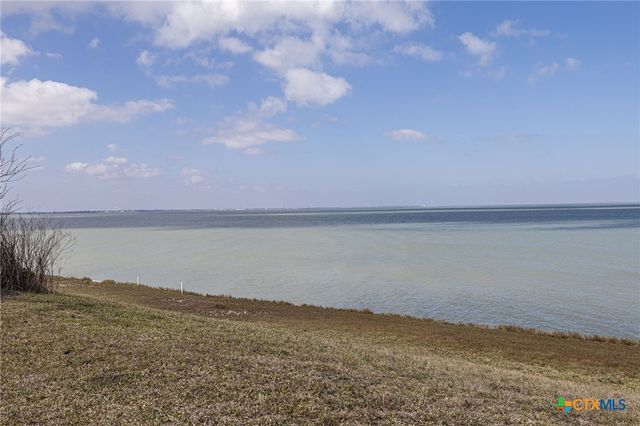 400 W KRUSE RD, Port Lavaca, TX 77979