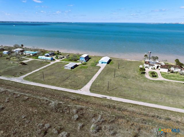 400 W KRUSE RD, Port Lavaca, TX 77979