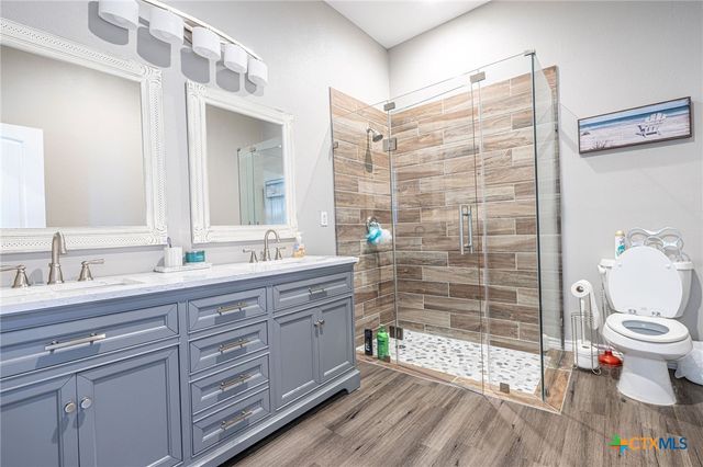 400 W KRUSE RD, Port Lavaca, TX 77979