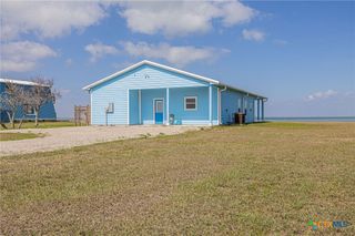 400 W KRUSE RD, Port Lavaca, TX 77979