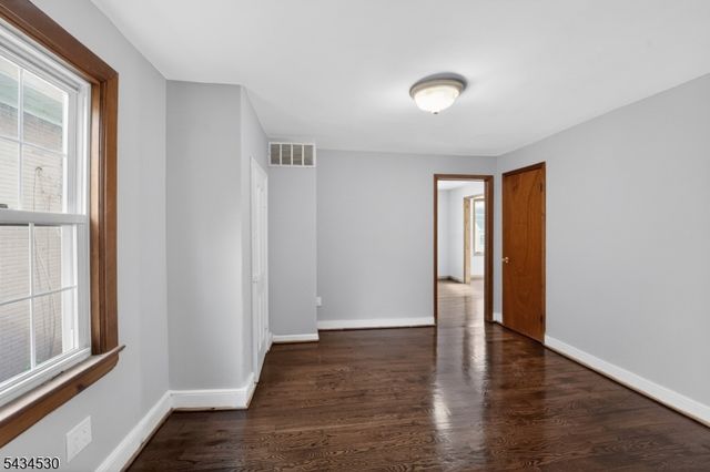 139 N Prospect St, Lopatcong Twp., NJ 08865