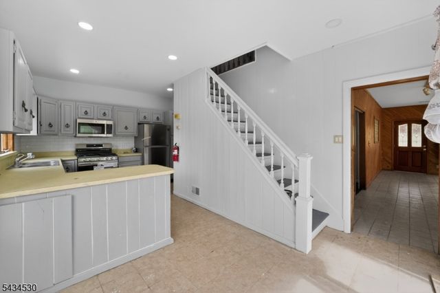 139 N Prospect St, Lopatcong Twp., NJ 08865