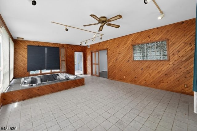 139 N Prospect St, Lopatcong Twp., NJ 08865