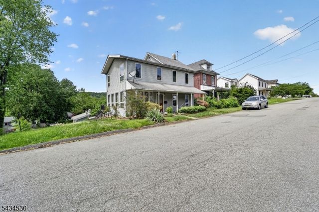 139 N Prospect St, Lopatcong Twp., NJ 08865