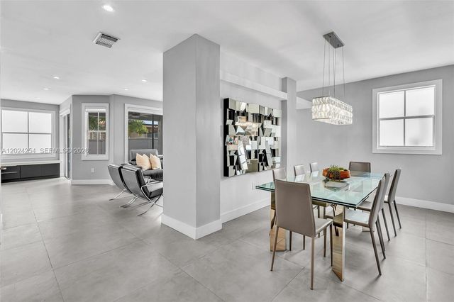 11247 NW 47th Ln, Doral, FL 33178