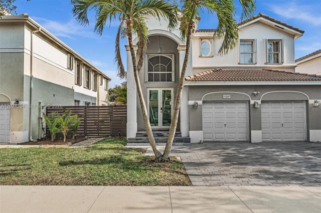 11247 NW 47th Ln, Doral, FL 33178